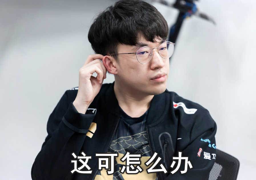 领先优势明显引发热议！，阿扎伦卡在RNG比赛中晋级下一阶段赢得满堂喝彩